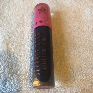 Velour liquid lipstick